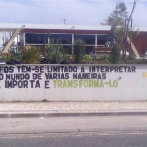 Mural realizado pelo Colectivo da Escola Secundária de Alpiarça da JCP